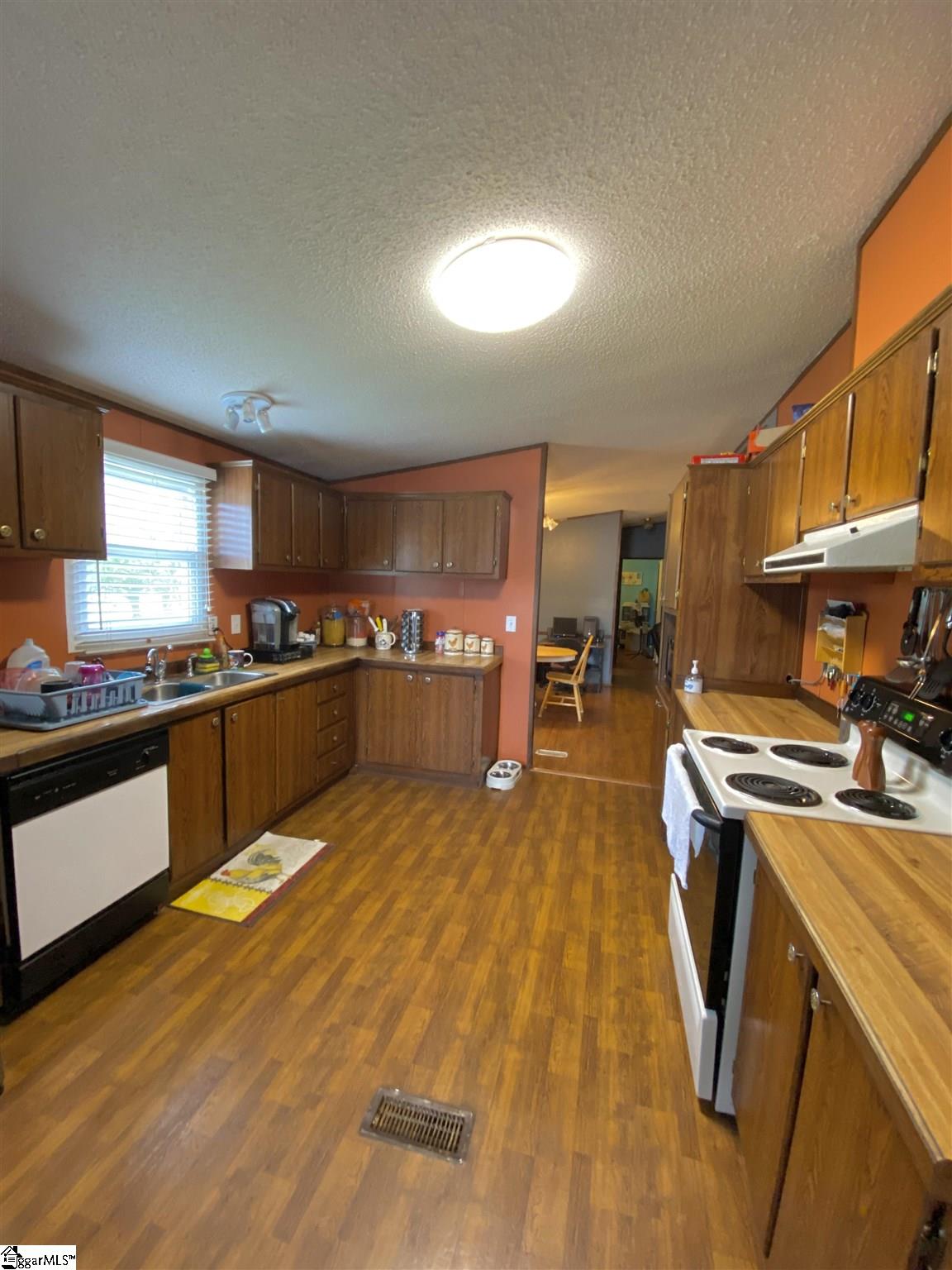 148 North Green River Road Gaffney, SC 29341 - Photo 2 of 9