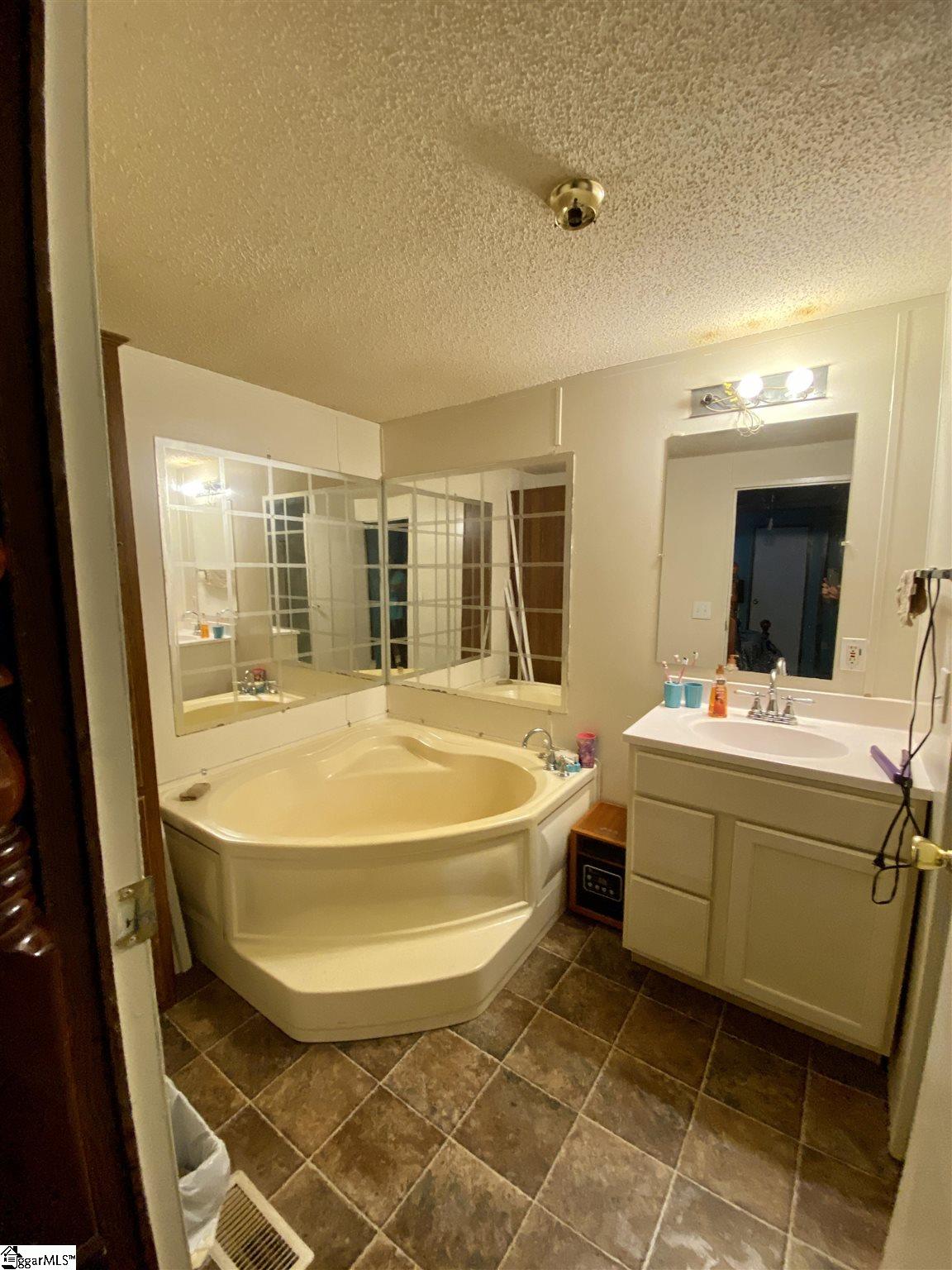 148 North Green River Road Gaffney, SC 29341 - Photo 6 of 9