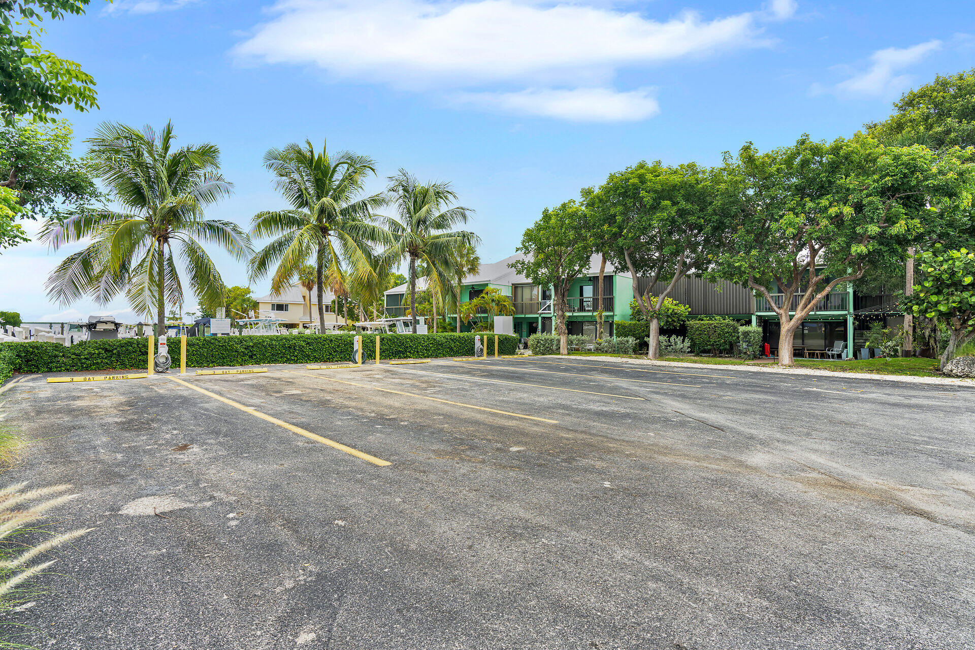 98202 Windward Avenue, Unit CONDO W/ 30 FT BOAT SLIP Key Largo, FL 33037 - Photo 12 of 36 3 day parking boats and trailers