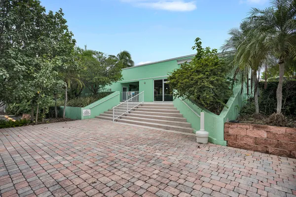 $699,000 | 98202 Windward Avenue, Unit CONDO W/ 30 FT BOAT SLIP, Key Largo, FL 33037