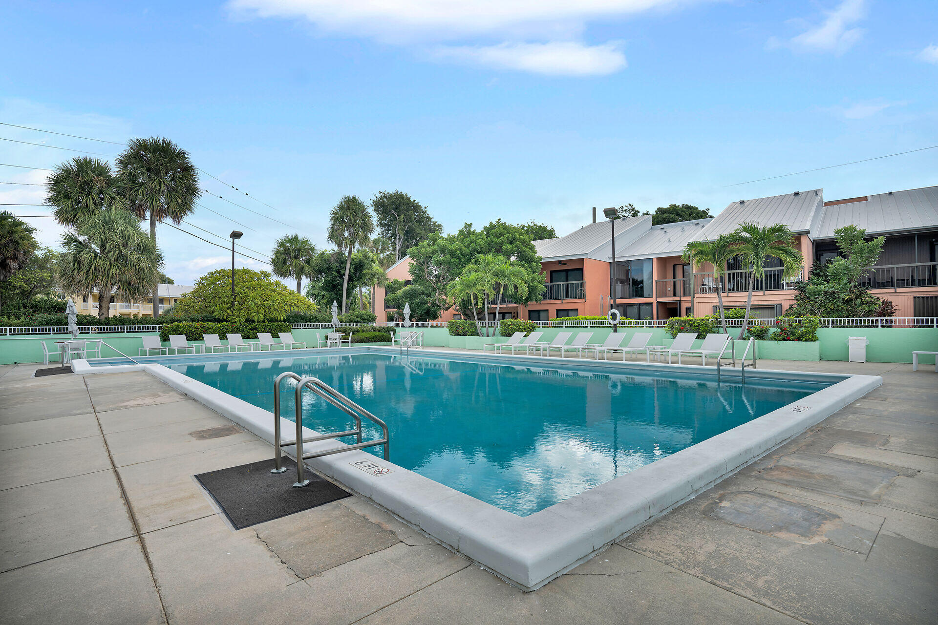 98202 Windward Avenue, Unit CONDO W/ 30 FT BOAT SLIP Key Largo, FL 33037 - Photo 18 of 36 Pool 1