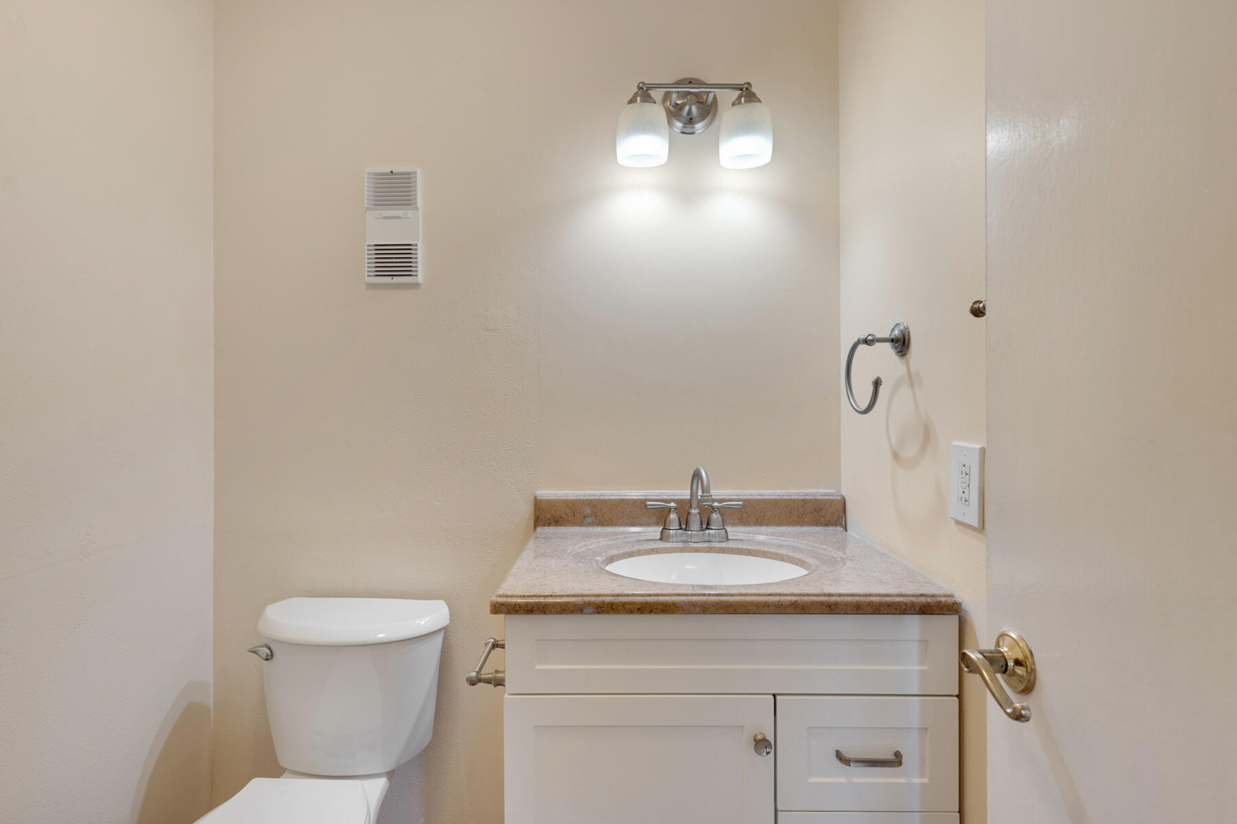 98202 Windward Avenue, Unit CONDO W/ 30 FT BOAT SLIP Key Largo, FL 33037 - Photo 35 of 36 Bathroom 1