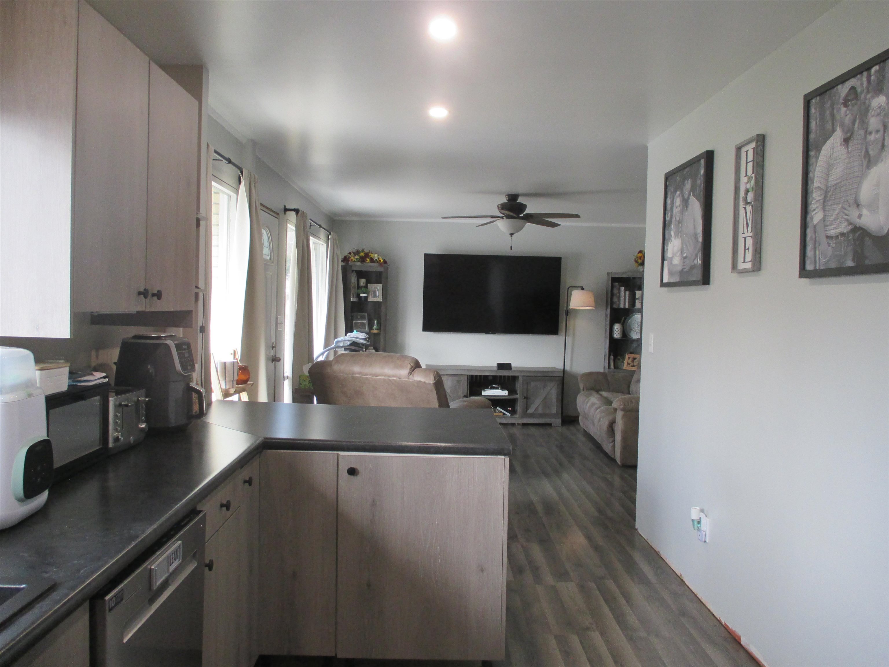 220 Douglas Avenue Montello, WI 53949 - Photo 5 of 18