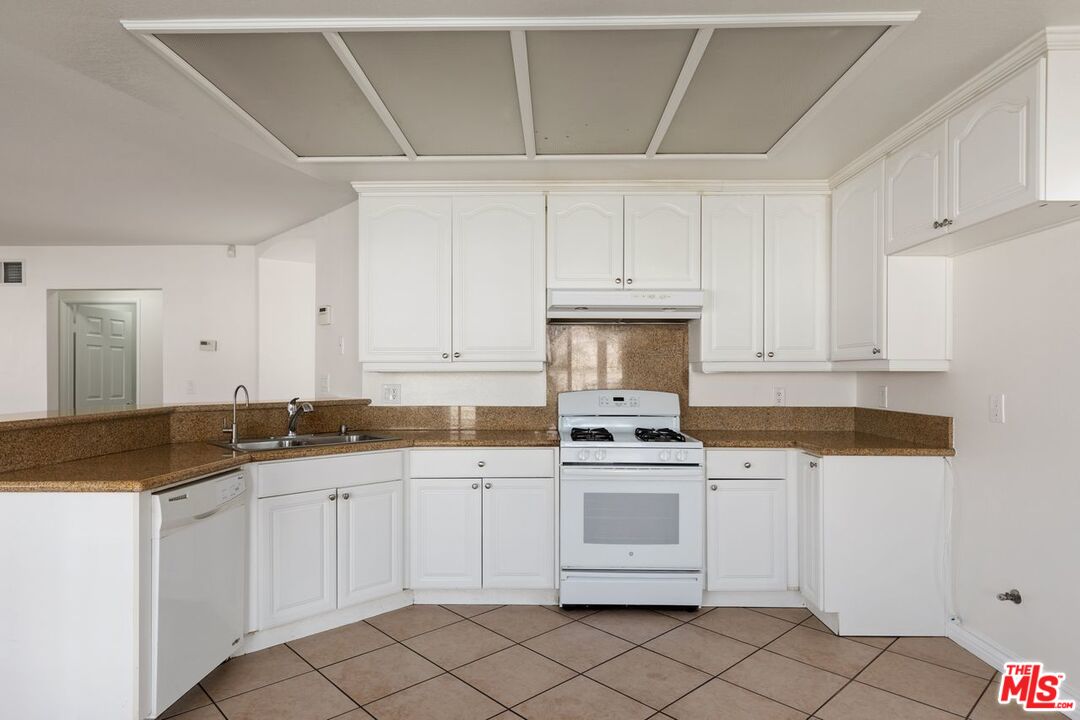 9193 Middlefield Drive Riverside, CA 92508 - Photo 16 of 35