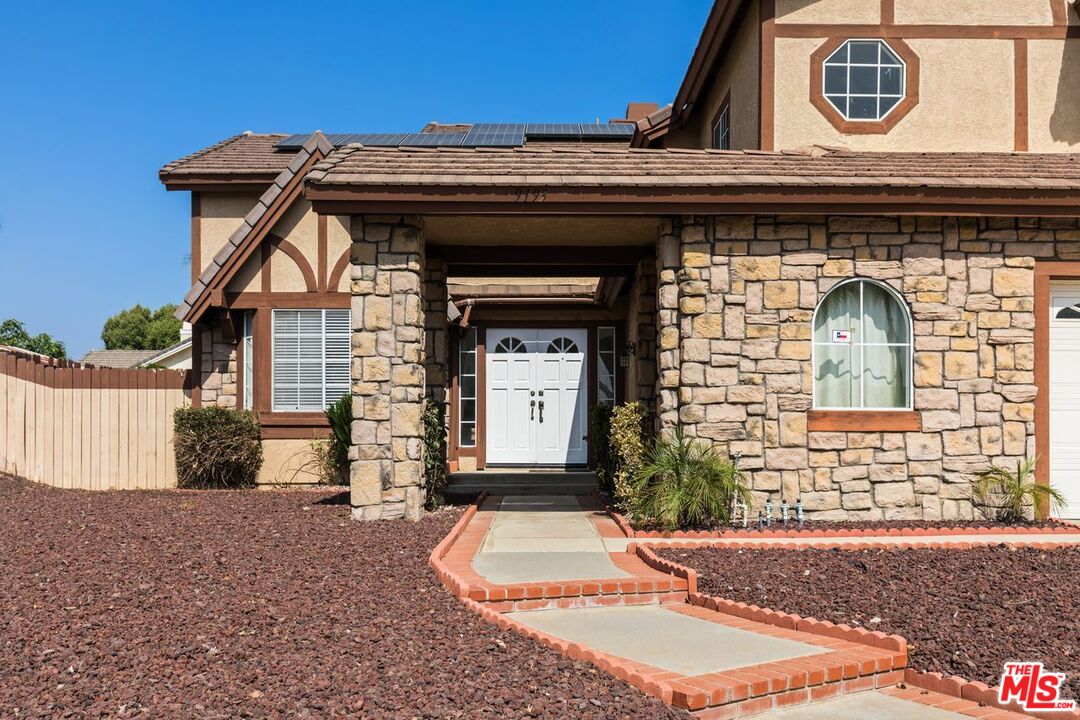 9193 Middlefield Drive Riverside, CA 92508 - Photo 3 of 35