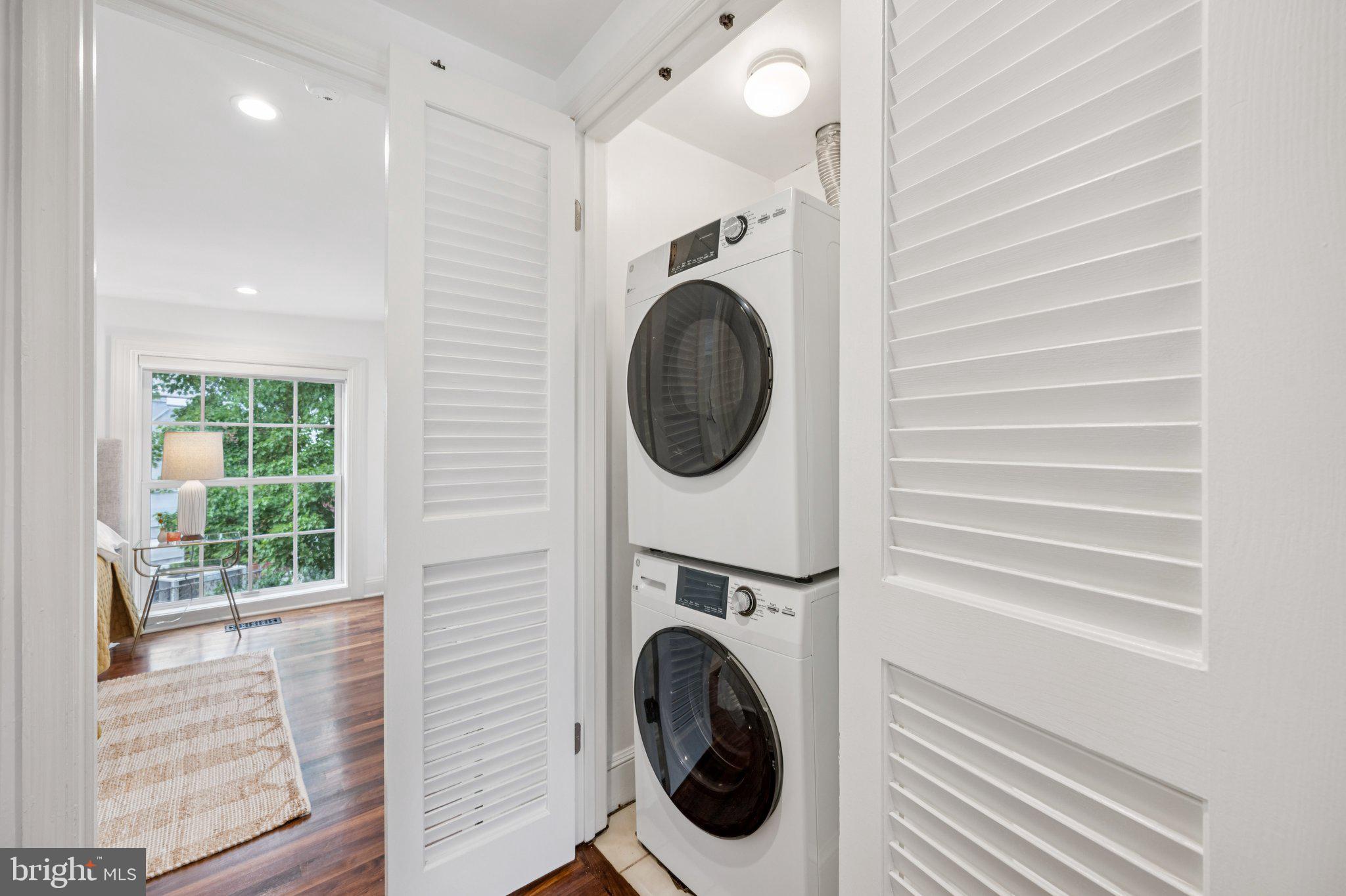 1 Derby Lane Washington, DC 20003 - Photo 28 of 33 a utility room with dryer and washer