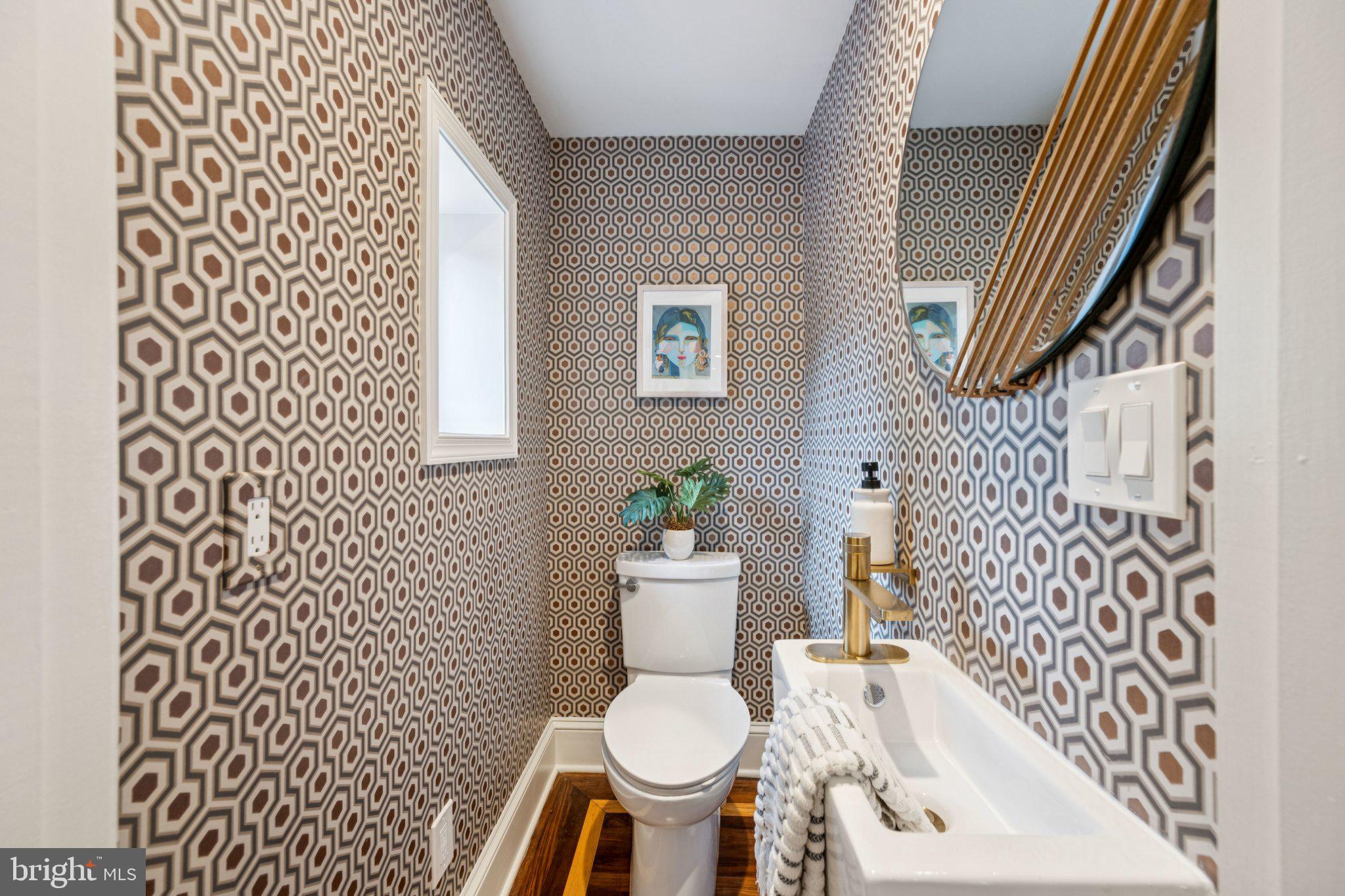 1 Derby Lane Washington, DC 20003 - Photo 7 of 33 a bathroom with a toilet and a sink