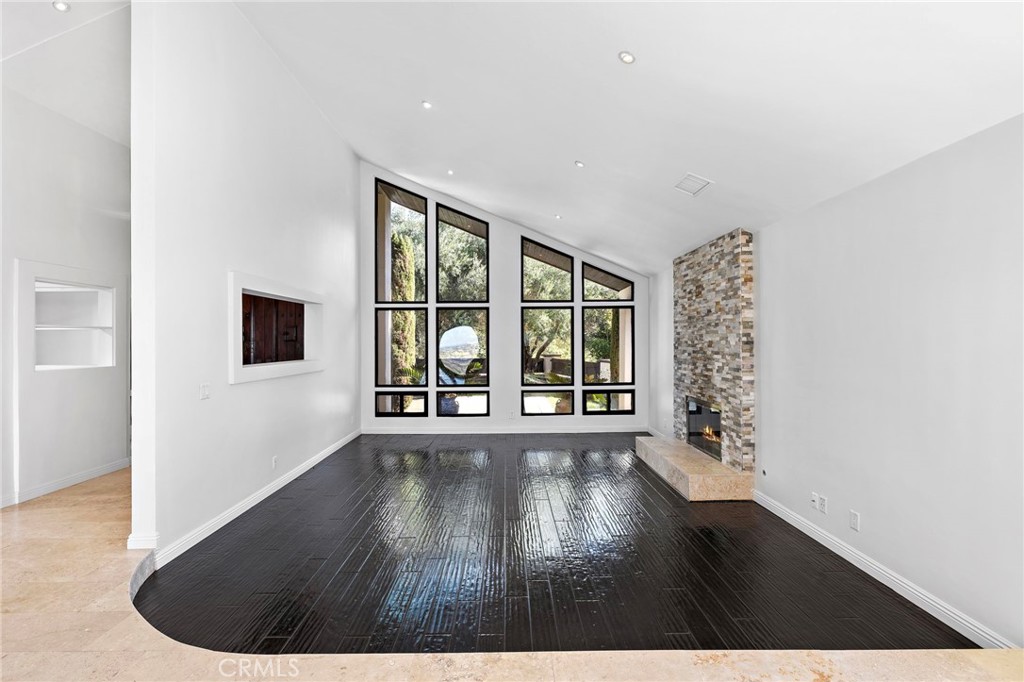 643 Vista Valinda San Clemente, CA 92672 - Photo 8 of 20