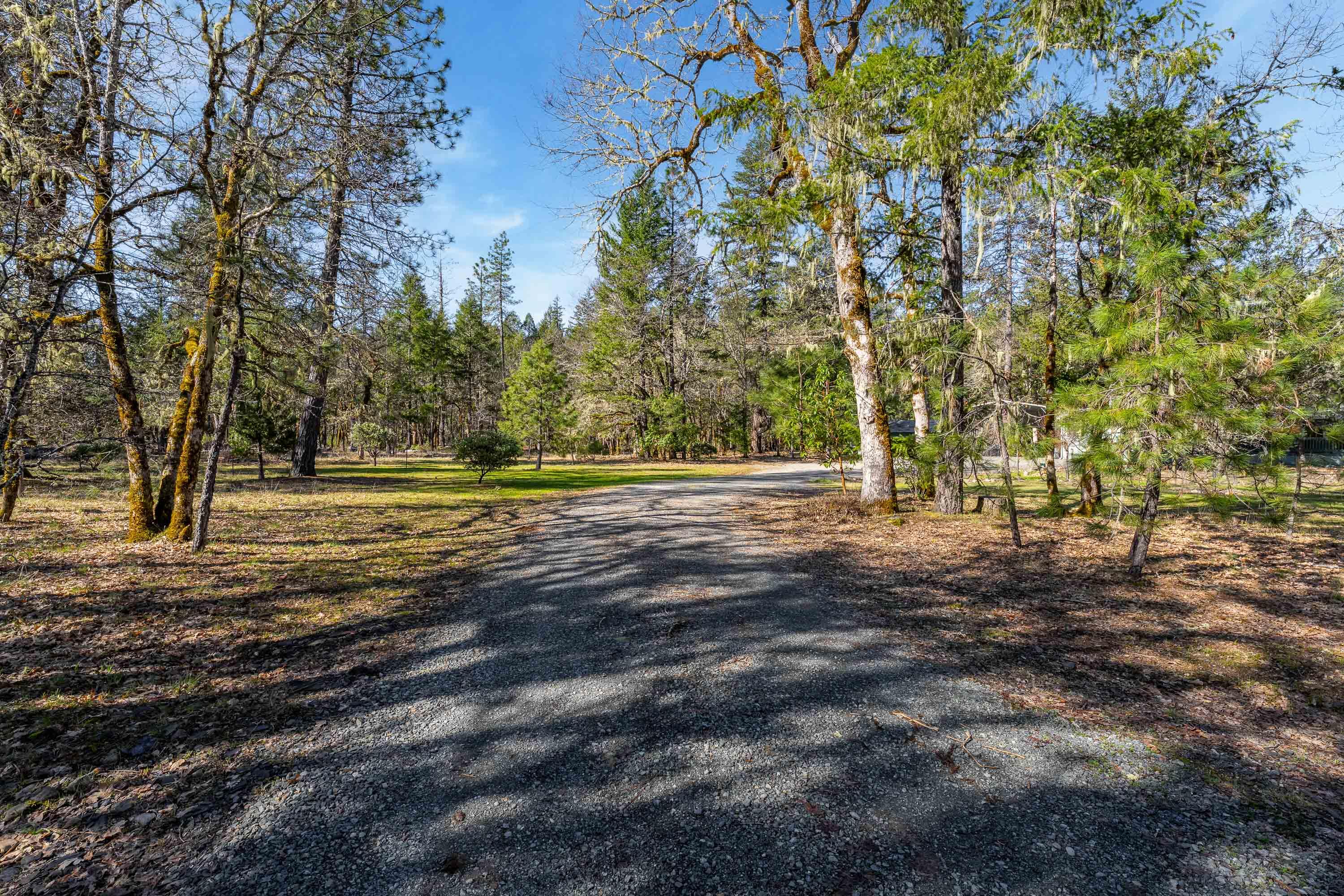 6034 Rockydale Road Cave Junction, OR 97523 - Photo 2 of 41 Driveway