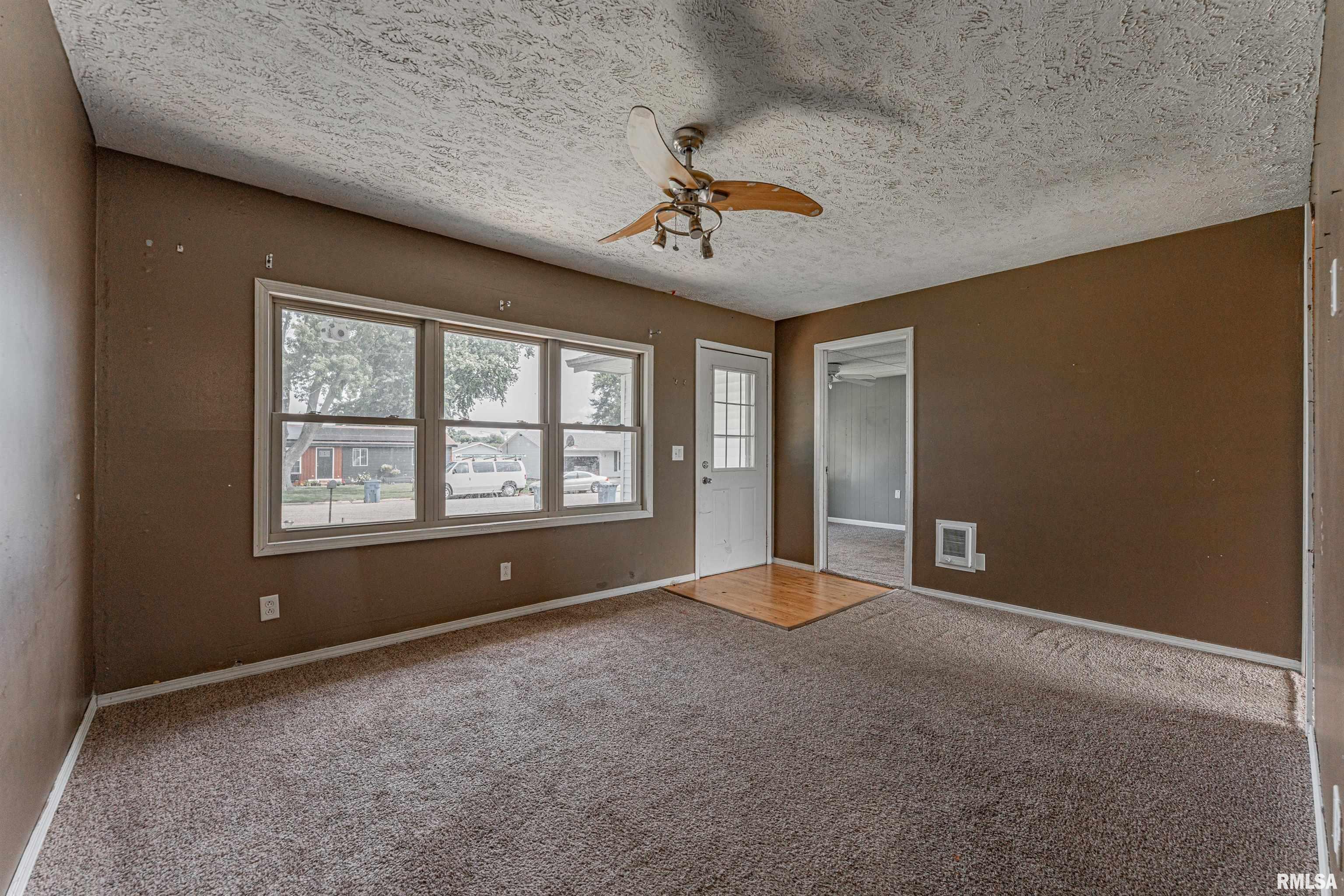 131 North Street Armington, IL 61721 - Photo 4 of 19 Gallery Image 4