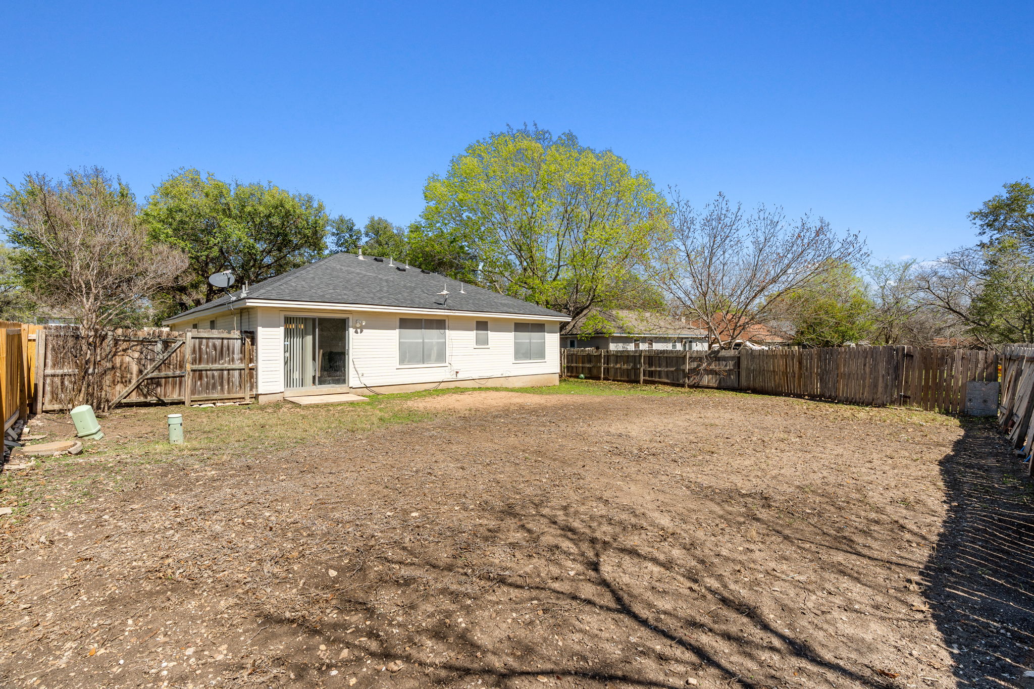 2403 Lendall Lane Austin, TX 78744 - Photo 20 of 23