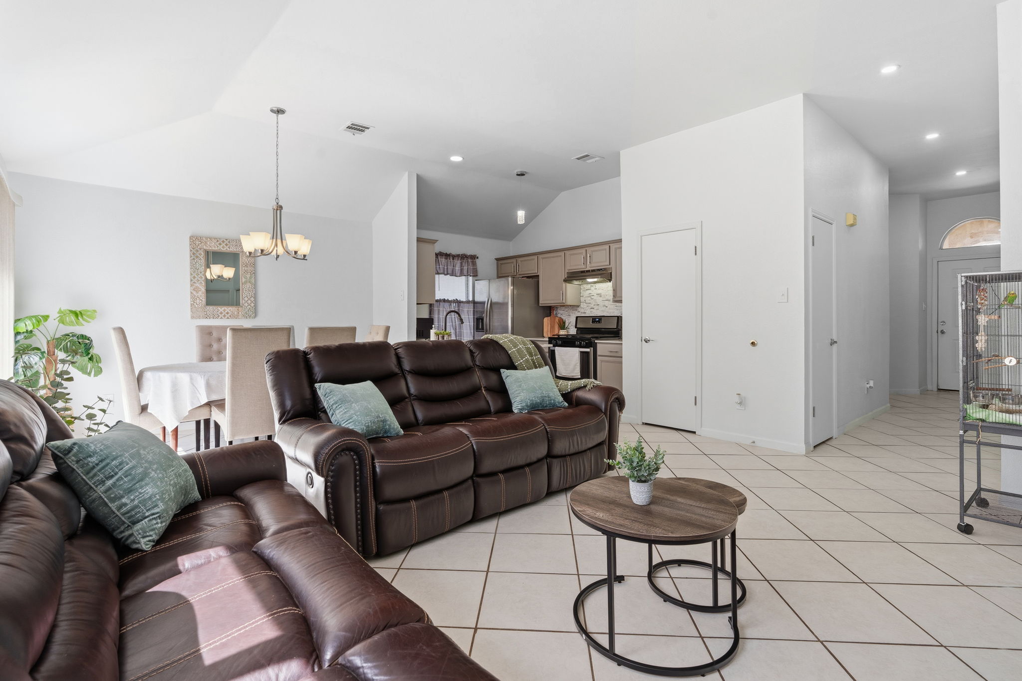 2403 Lendall Lane Austin, TX 78744 - Photo 4 of 23