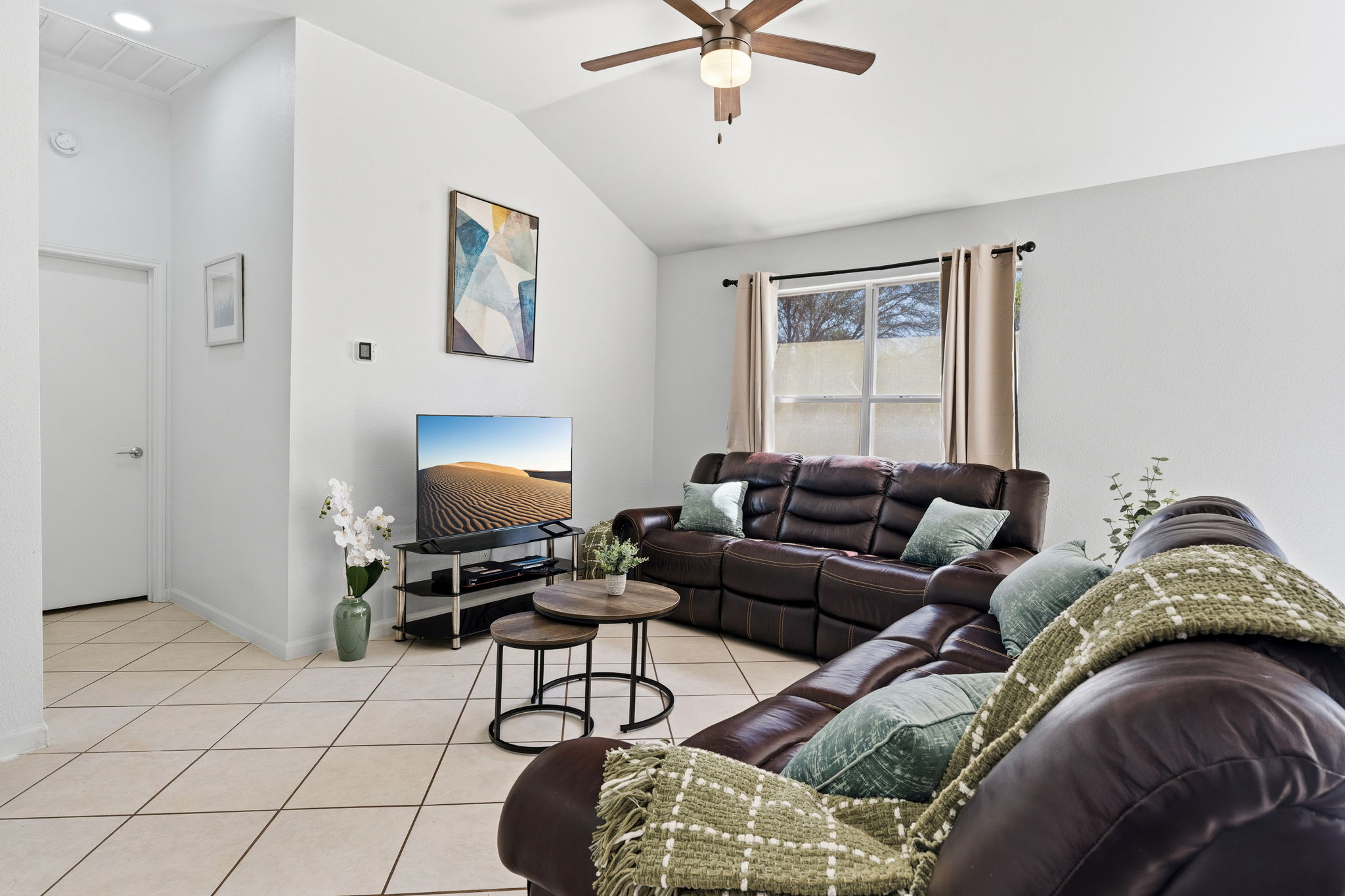 2403 Lendall Lane Austin, TX 78744 - Photo 5 of 23