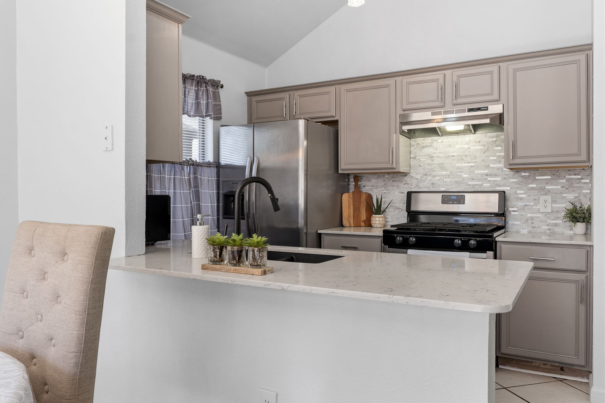 2403 Lendall Lane Austin, TX 78744 - Photo 8 of 23