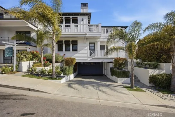 $4,895,000 | 826 18th Street, Hermosa Beach, CA 90254