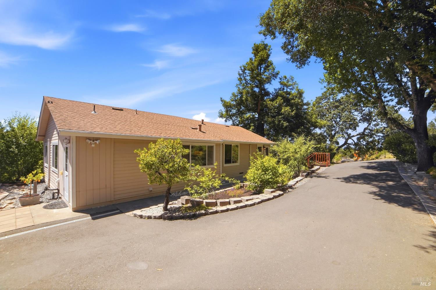 7695 Atkinson Road Sebastopol, CA 95472 - Photo 3 of 40