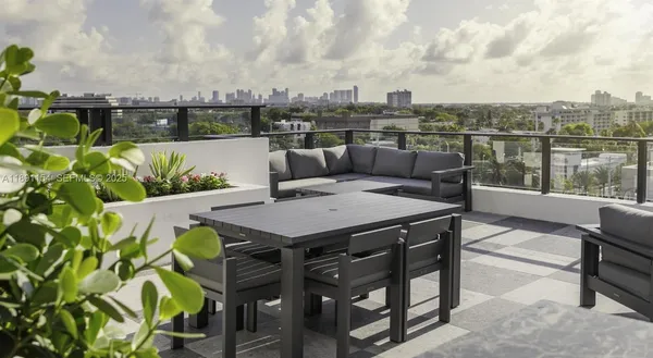 $2,536 | 11200 Biscayne Boulevard, Unit A1, Miami, FL 33181