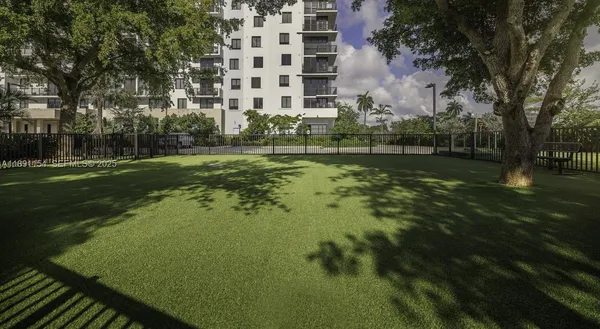 $2,536 | 11200 Biscayne Boulevard, Unit A1, Miami, FL 33181