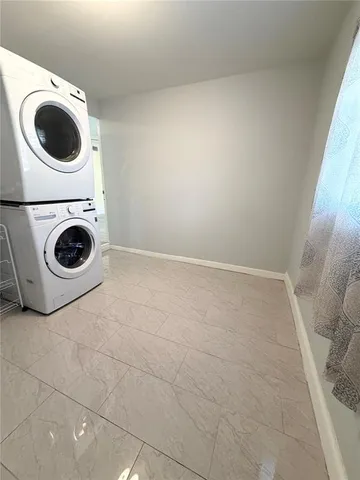 $3,300 | 3448 19th Street North, St. Petersburg, FL 33713