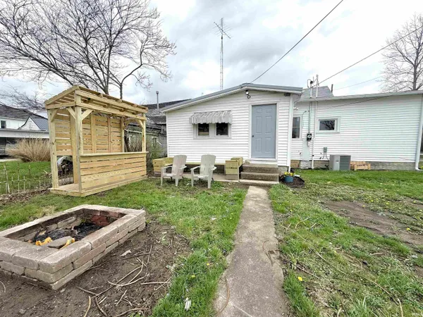 $109,900 | 233 East Commerce Street, Dunkirk, IN 47336