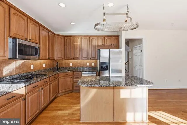 $5,250 | 7976 Vigne Court, Vienna, VA 22182