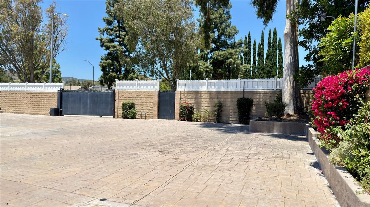 21224 West Rinaldi Chatsworth, CA 91311 - Photo 49 of 72