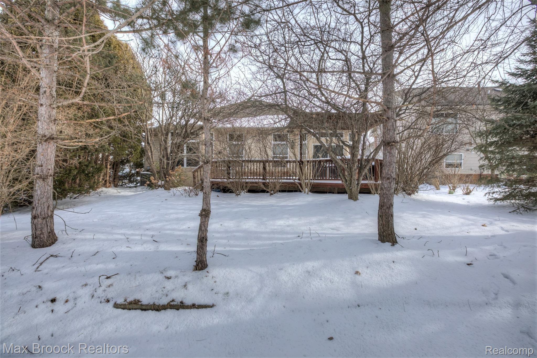 4912 Georgetown Drive Rochester, MI 48306 - Photo 18 of 18 Back Exterior.jpg