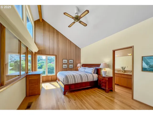 $1,091,000 | 2036 Northeast Lagoon Lane, Lincoln City, OR 97367