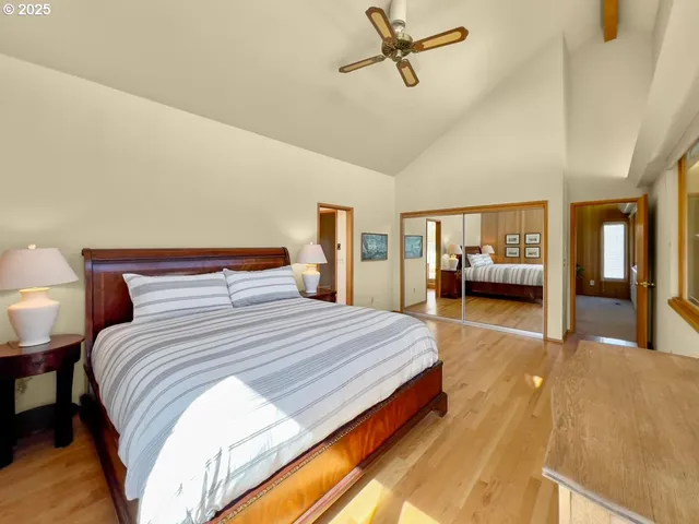 $1,091,000 | 2036 Northeast Lagoon Lane, Lincoln City, OR 97367