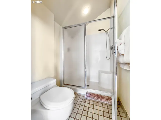 $1,091,000 | 2036 Northeast Lagoon Lane, Lincoln City, OR 97367