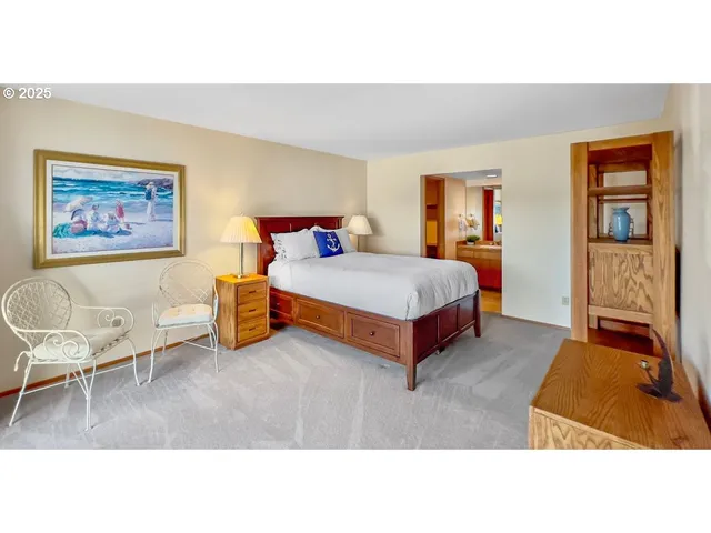 $1,091,000 | 2036 Northeast Lagoon Lane, Lincoln City, OR 97367