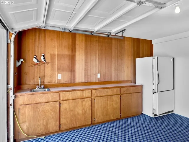 $1,091,000 | 2036 Northeast Lagoon Lane, Lincoln City, OR 97367