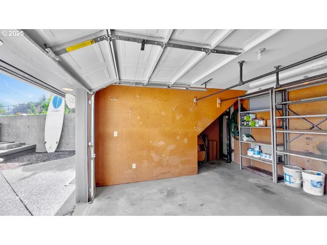 $1,091,000 | 2036 Northeast Lagoon Lane, Lincoln City, OR 97367