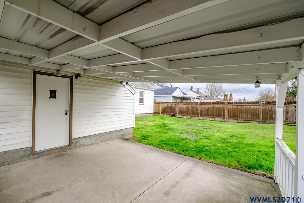 1094 Southwest 14th Avenue Albany, OR 97321 - Photo 28 of 32