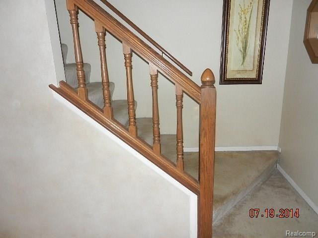 690 Lockmoore Court Rochester, MI 48307 - Photo 16 of 44 DSCN9469.jpg