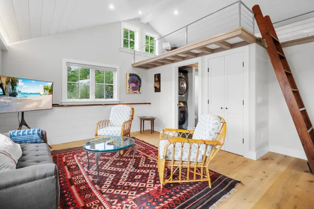 $2,300 | 65 Landing Road, Unit STUDIO, Higganum, CT 06441