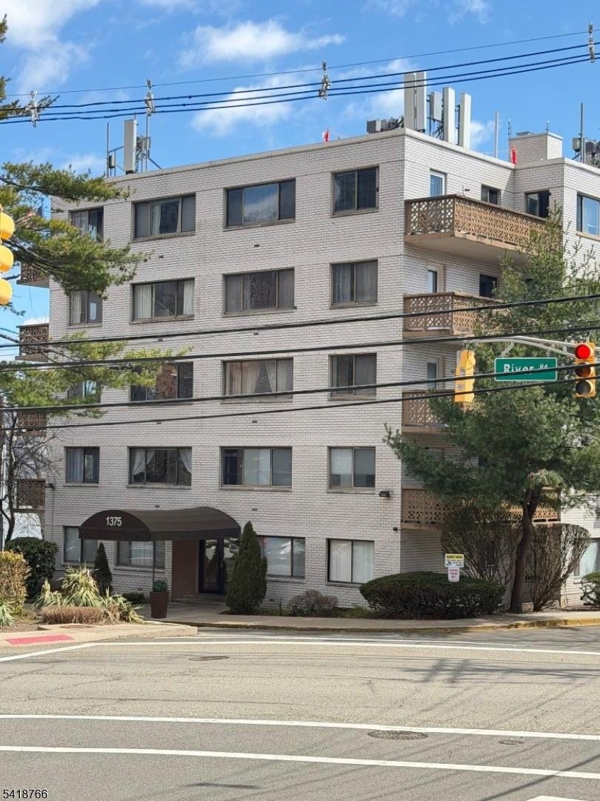 1375 River Road, Unit 2K Edgewater, NJ 07020 - Photo 12 of 13 a view of a large building