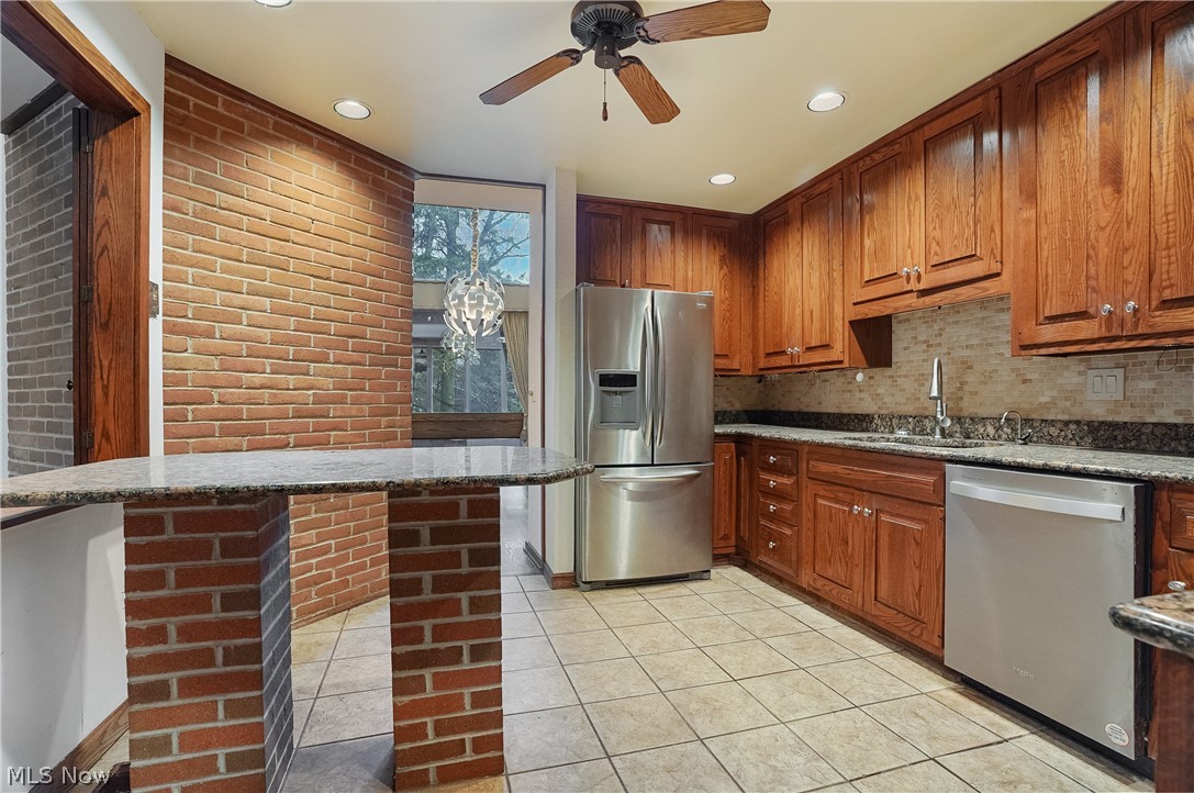 285 North Road Northeast Warren, OH 44483 - Photo 26 of 50