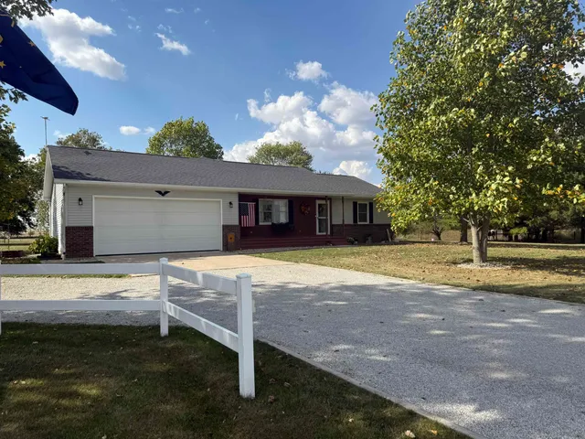 $475,000 | 2454 South 300 East Road, Huntington, IN 46750