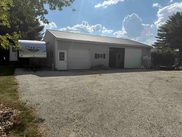 $475,000 | 2454 South 300 East Road, Huntington, IN 46750