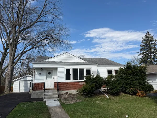 $2,900 | 544 Glendale Avenue, Glen Ellyn, IL 60137