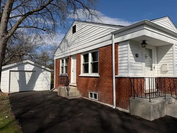 $2,900 | 544 Glendale Avenue, Glen Ellyn, IL 60137