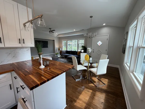 $2,900 | 544 Glendale Avenue, Glen Ellyn, IL 60137