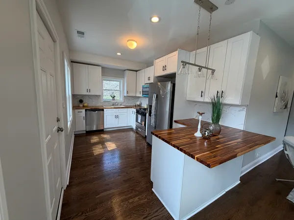 $2,900 | 544 Glendale Avenue, Glen Ellyn, IL 60137