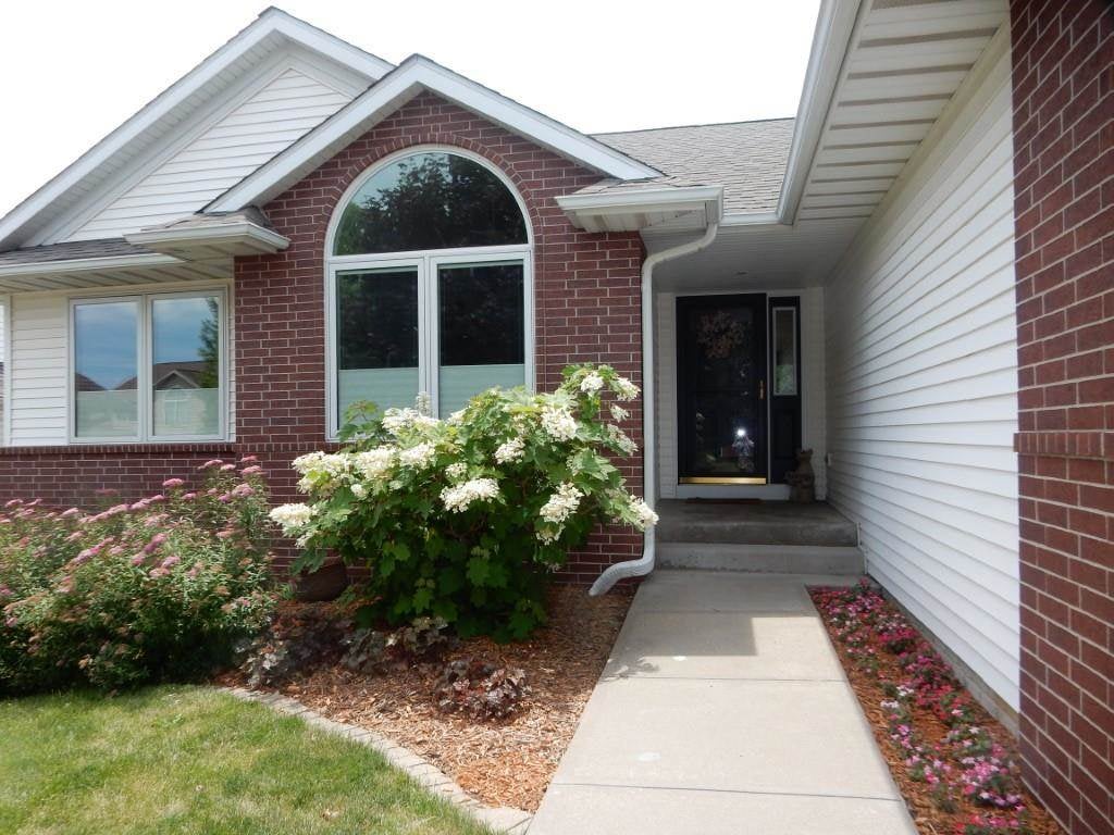 733 Tipperary Road Iowa City, IA 52246 - Photo 1 of 24 Gallery Image 1