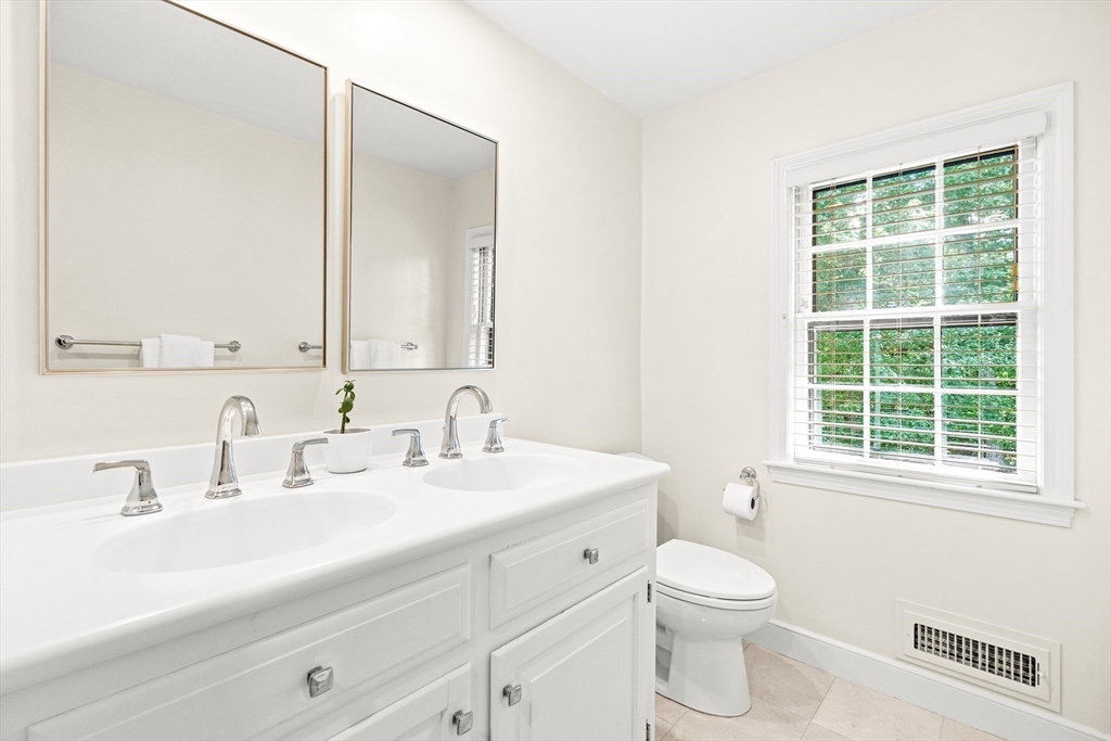 10 Colgate Road Wellesley, MA 02482 - Photo 18 of 33