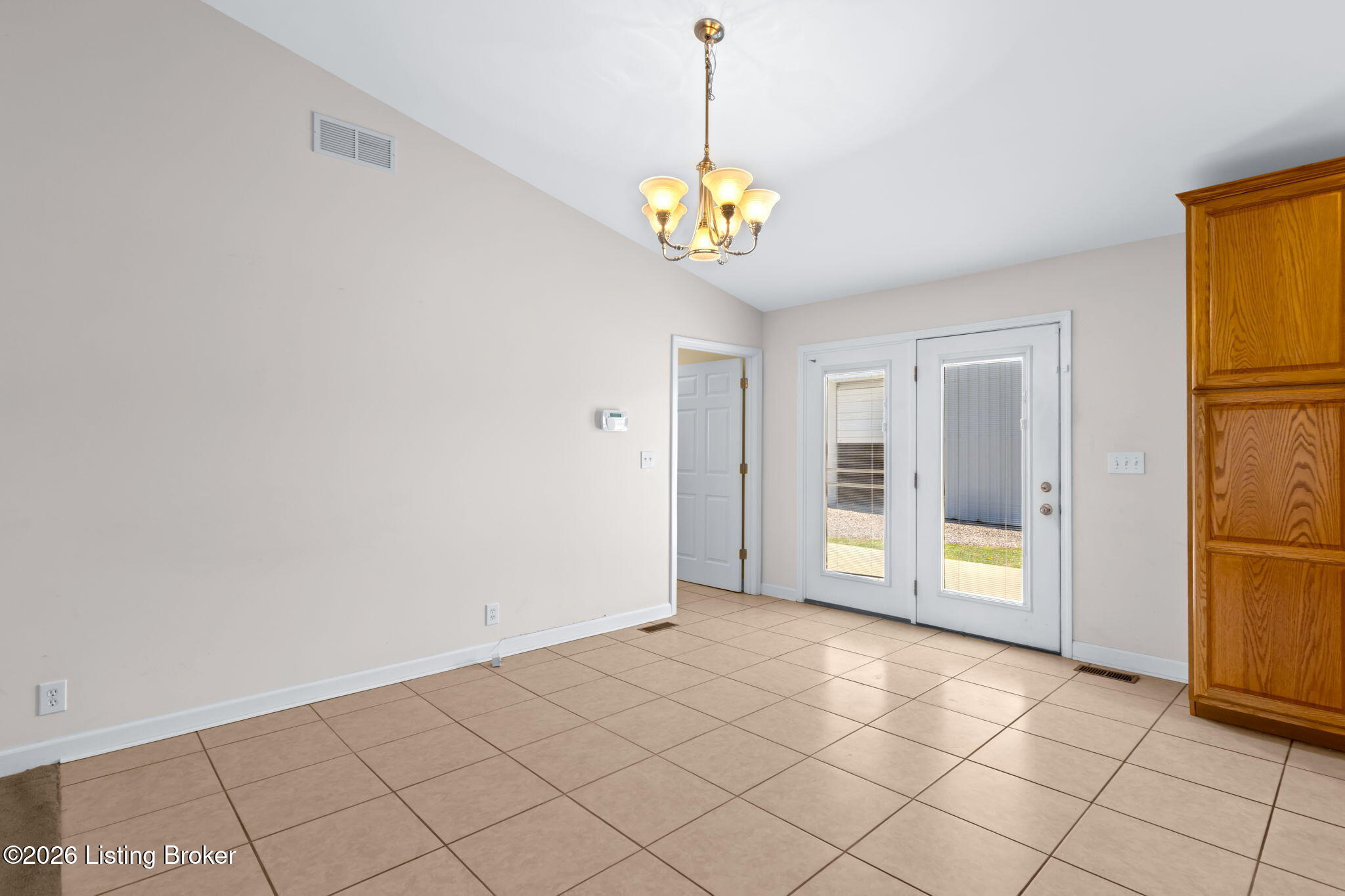 8802 Ferndale Road Louisville, KY 40291 - Photo 7 of 49 13-web-or-mls-4F0A9872