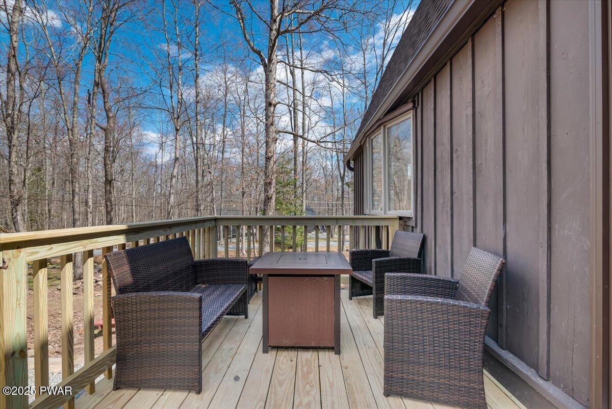 129 Meadowbrook Road Tafton, PA 18464 - Photo 4 of 69 10-Photo Apr 15 2025- 10 26 18 AM