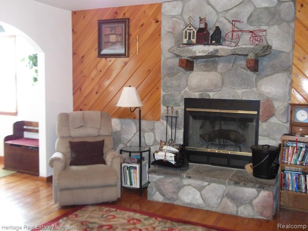 7604 Hayner Road Fowlerville, MI 48836 - Photo 5 of 10 DSCF4122.jpg