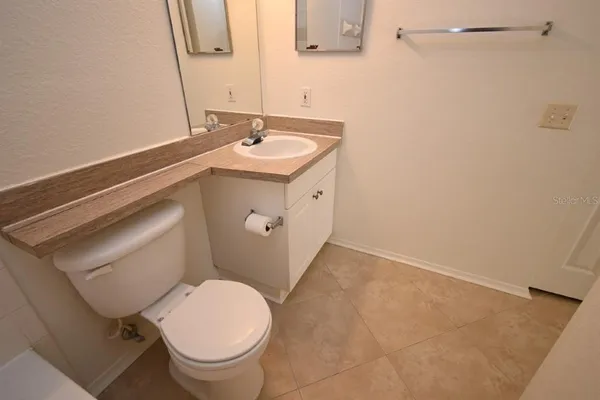 $1,500 | 36009 Deer Creek Drive, Unit 104, Zephyrhills, FL 33541